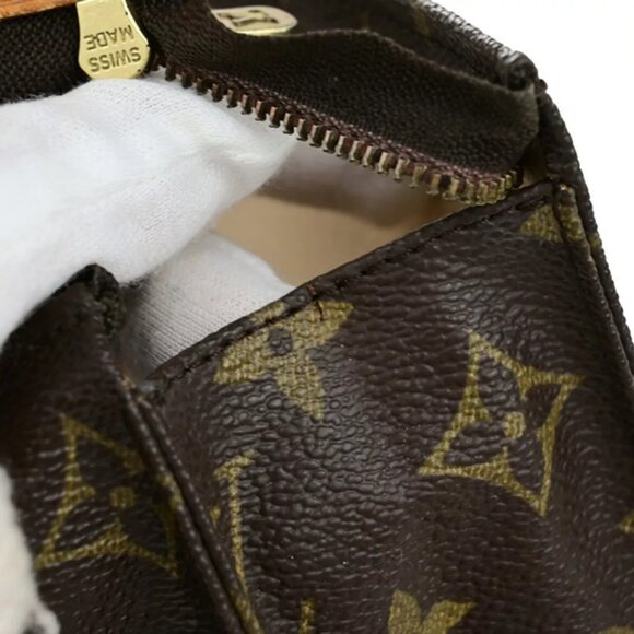 LOUIS VUITTON Poche Toilette 26 Clutch Hand Bag Monogram Leather - Picture 9 of 16